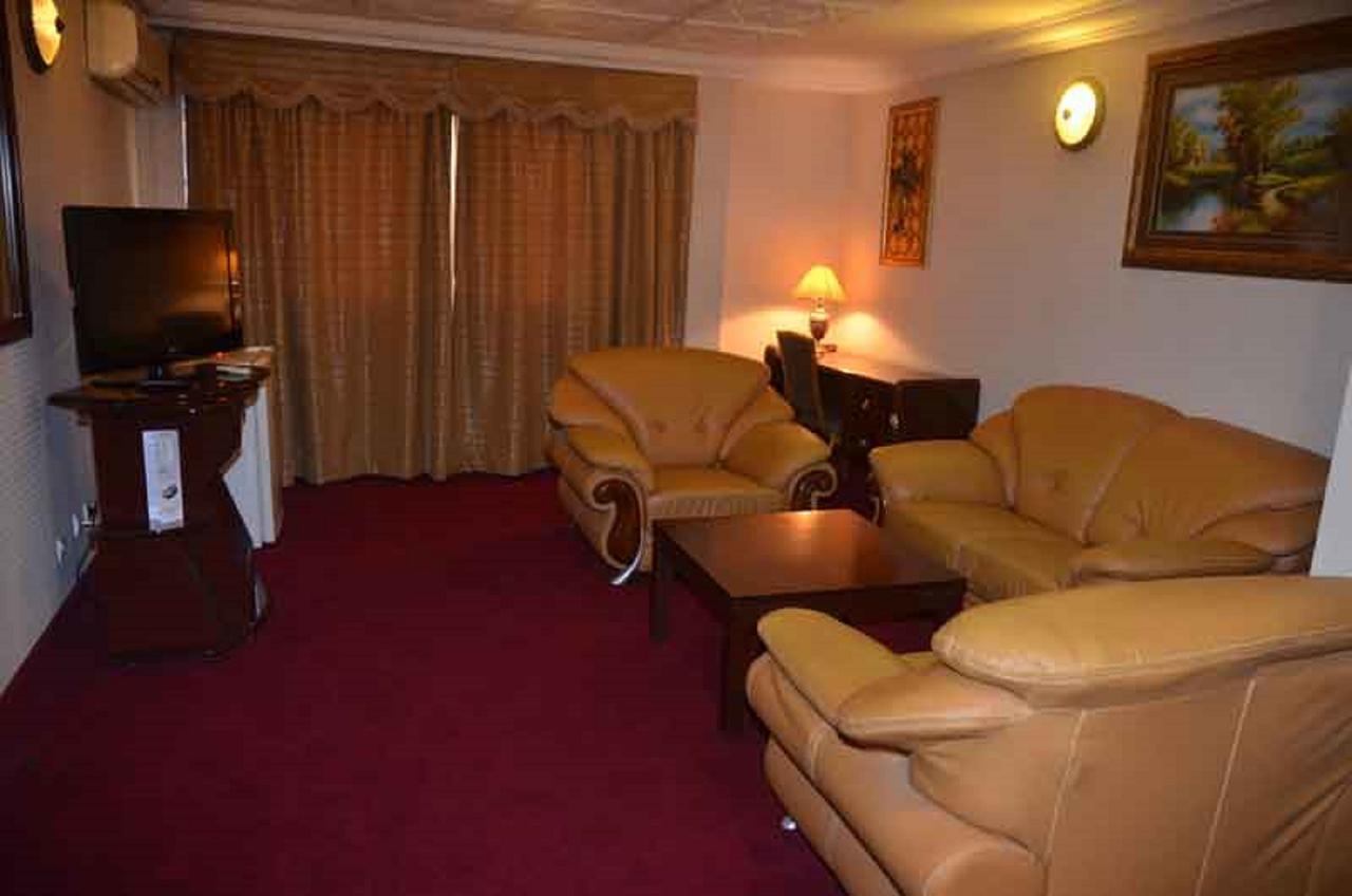 Hotel Palm Beach Ouagadougou Exteriör bild