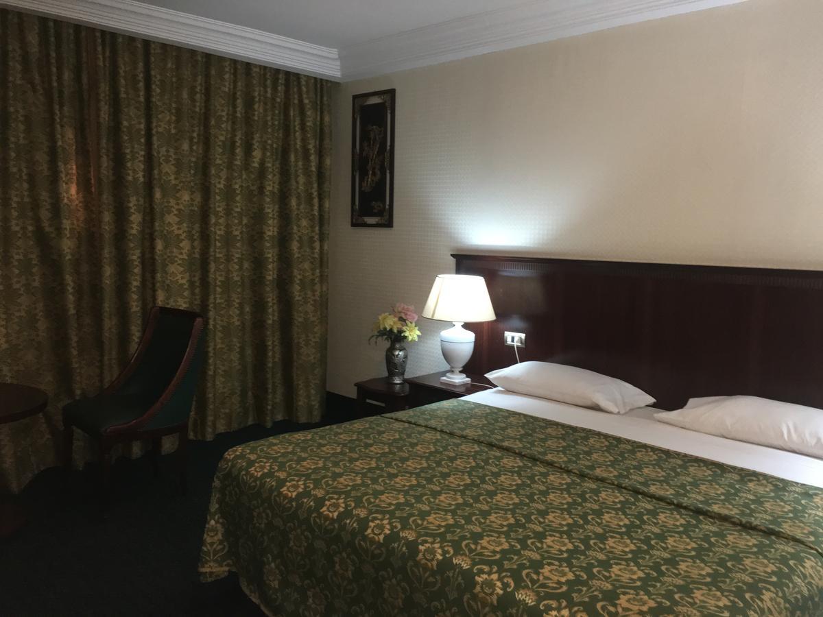 Hotel Palm Beach Ouagadougou Exteriör bild