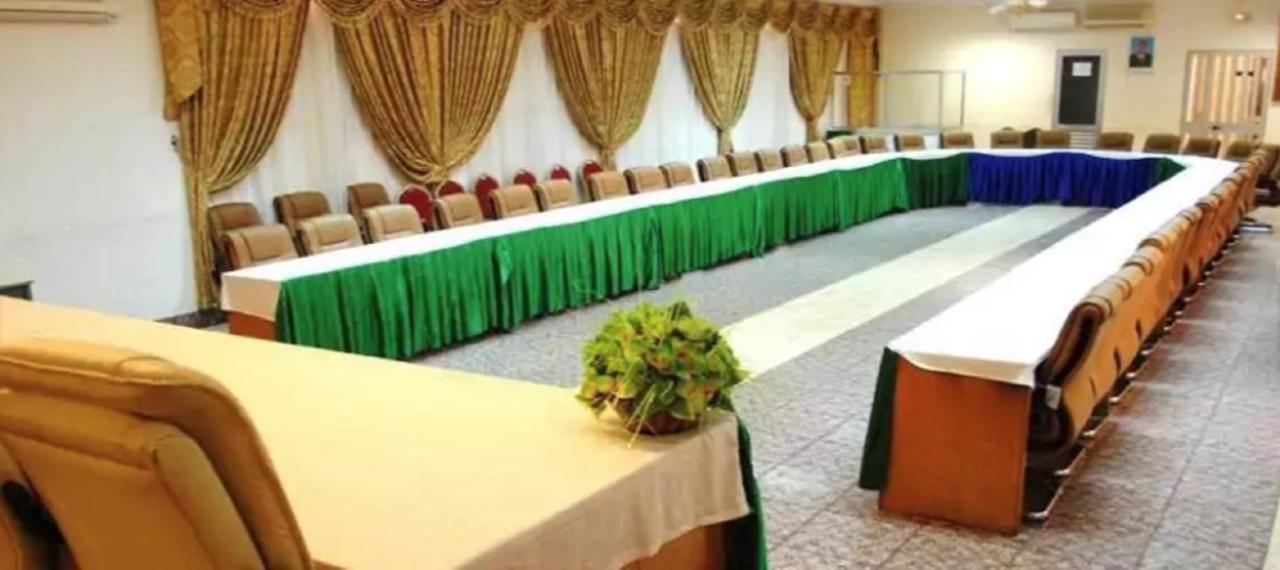 Hotel Palm Beach Ouagadougou Exteriör bild
