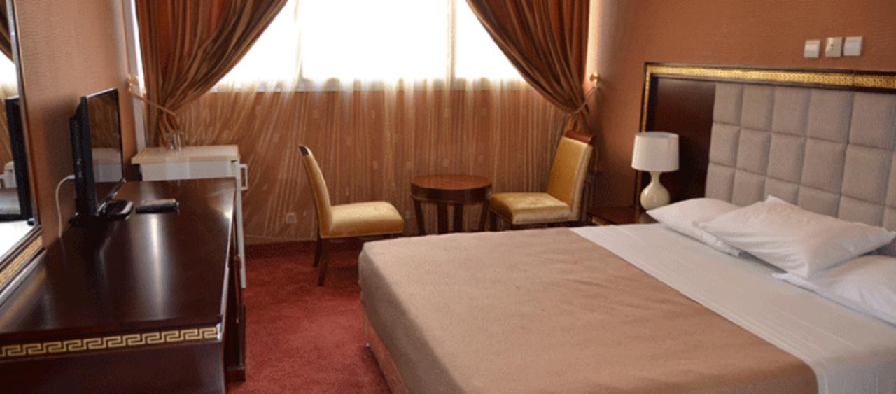 Hotel Palm Beach Ouagadougou Exteriör bild