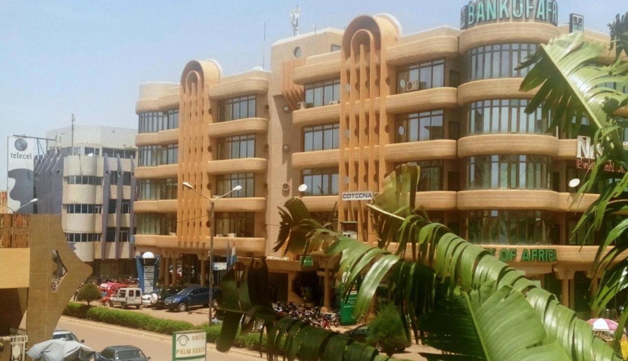 Hotel Palm Beach Ouagadougou Exteriör bild