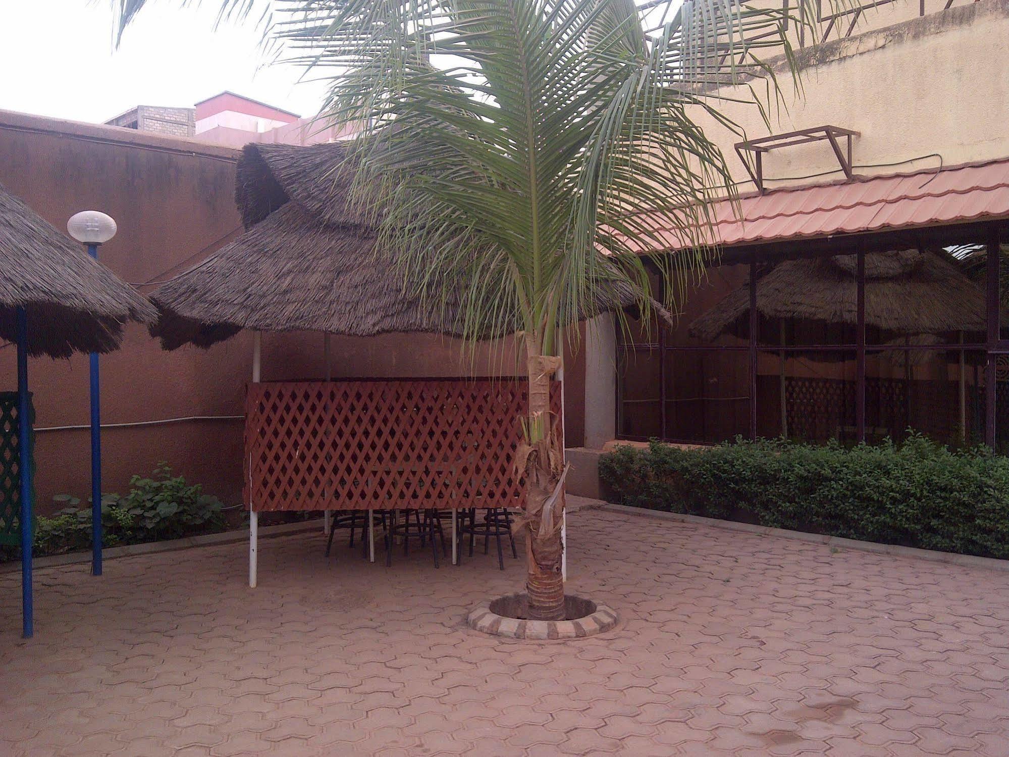 Hotel Palm Beach Ouagadougou Exteriör bild